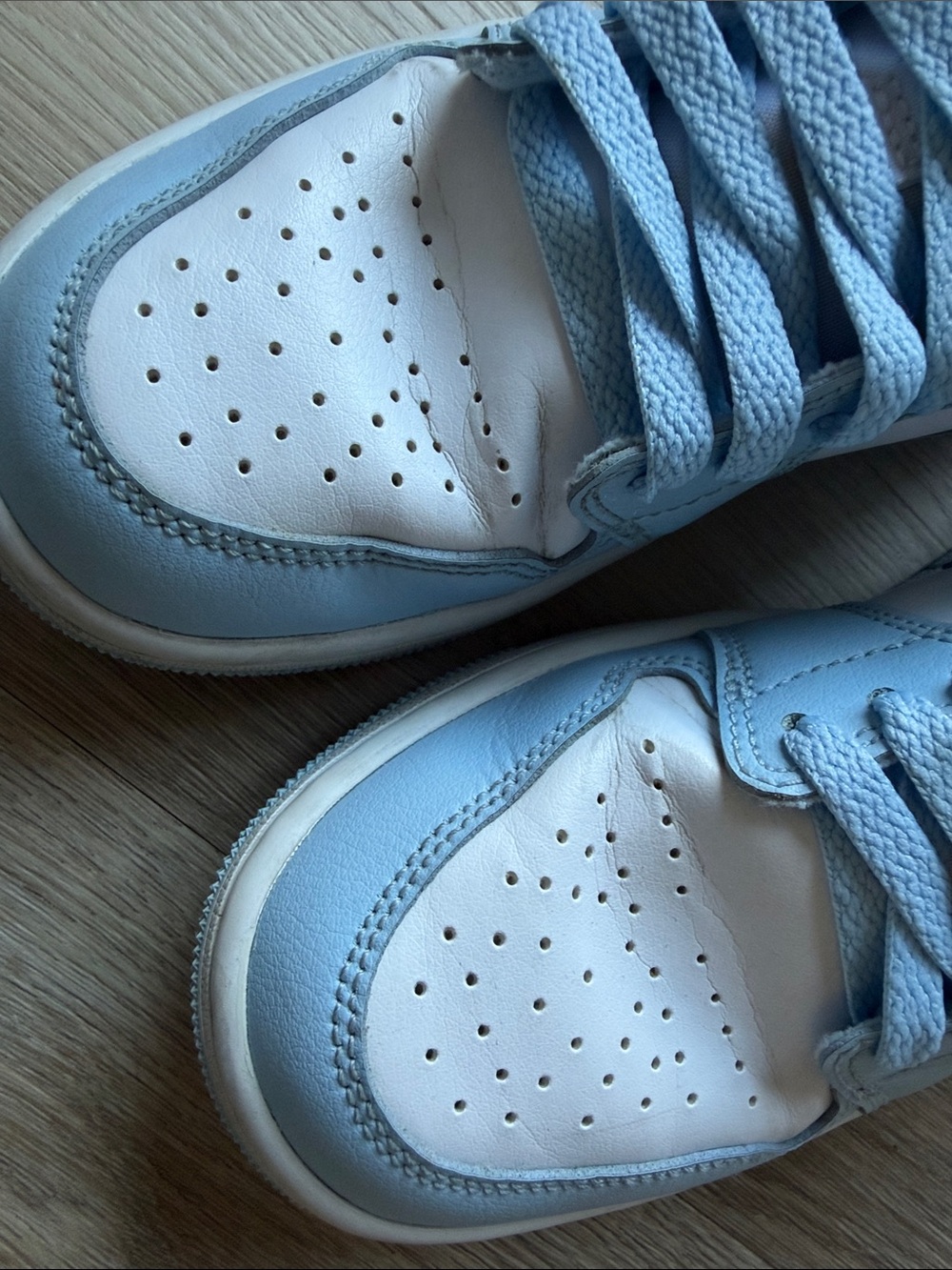 Nike Jordan Low-Top Sneakers in White and Ice Blue - Picture 7 of 12